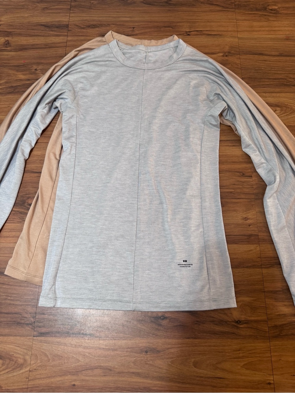 Alexander Wang for Uniqlo HEATTECH Tan and Grey Long-Sleeve Tops set of 2 - Picture 2 of 7